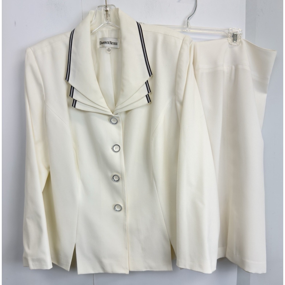 Danny & Nicole 2-Piece Suit Crème White Blazer Jacket Sz 14W With Skirt‎ Sz 18